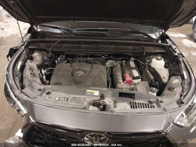 5TDGZRBH2NS562370 Toyota Highlander Xle