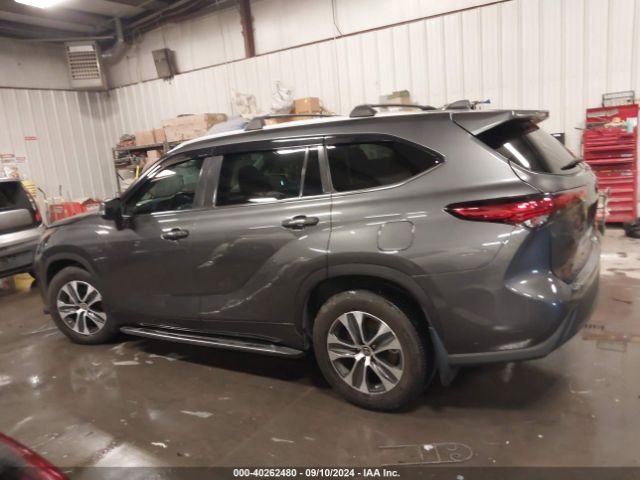 5TDGZRBH2NS562370 Toyota Highlander Xle