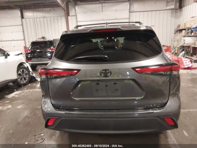 5TDGZRBH2NS562370 Toyota Highlander Xle