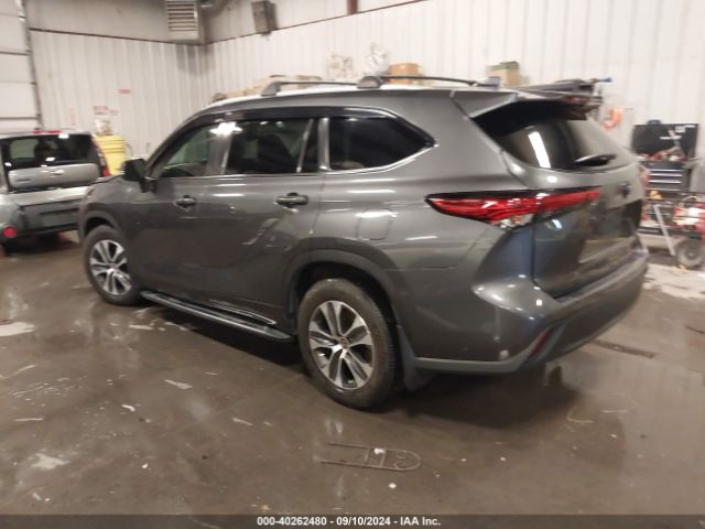 5TDGZRBH2NS562370 Toyota Highlander Xle