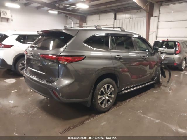 5TDGZRBH2NS562370 Toyota Highlander Xle