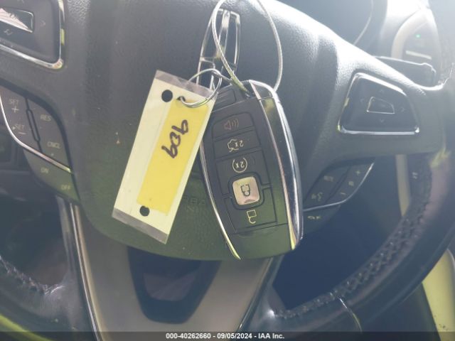 5LMCJ2C95HUL44937 Lincoln MKC SELECT