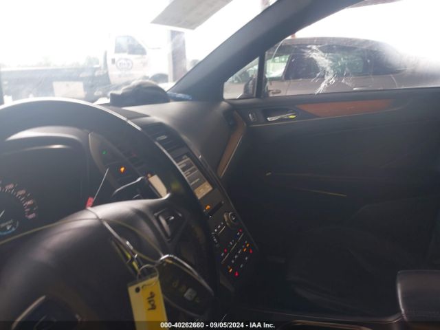 5LMCJ2C95HUL44937 Lincoln MKC SELECT