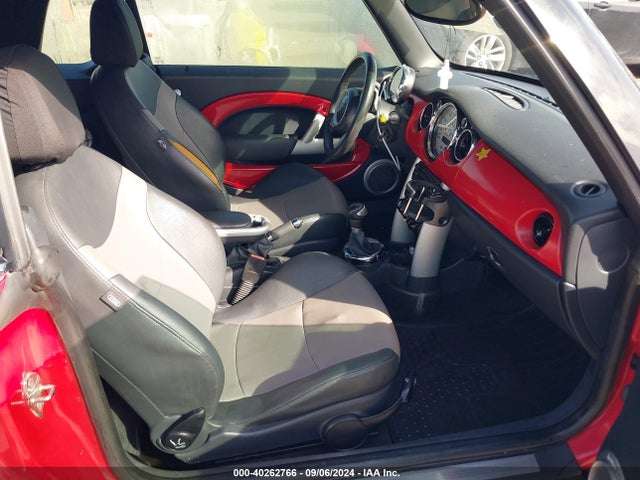 2008 MINI COOPER S WMWRH33548TL96837 Photo 4