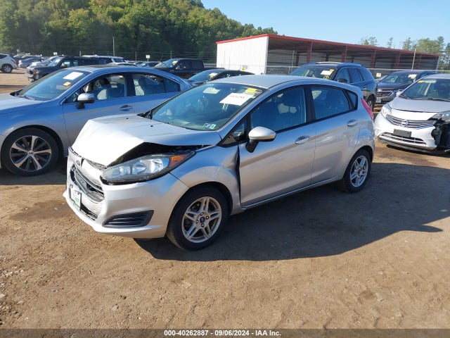 Ford FIESTA SE 2019 3FADP4EJ7KM102617 Image 2
