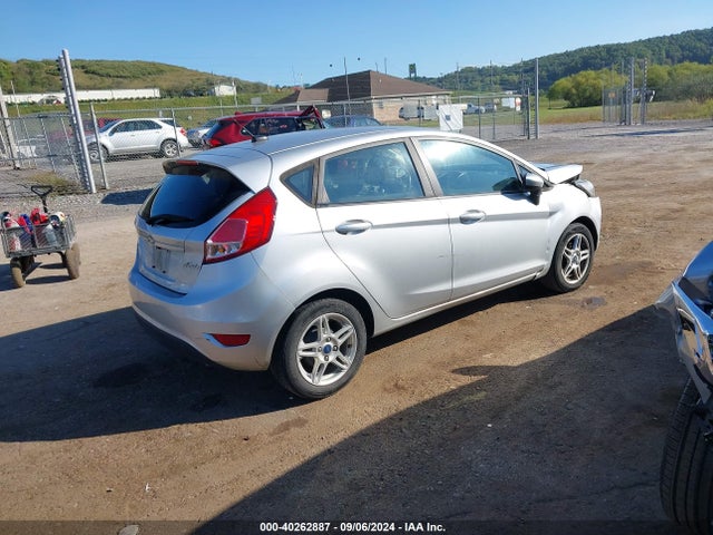 Ford FIESTA SE 2019 3FADP4EJ7KM102617 Image 4