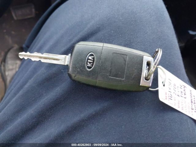 KNAFX4A69G5527884 KIA FORTE LX