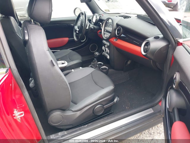 2009 MINI COOPER CLUBMAN WMWML33599TX34615 Photo 4
