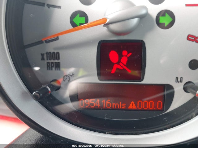 2009 MINI COOPER CLUBMAN WMWML33599TX34615 Photo 6