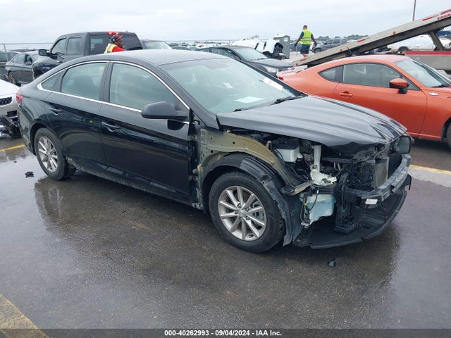 2019 5NPE24AF1KH776721 main image