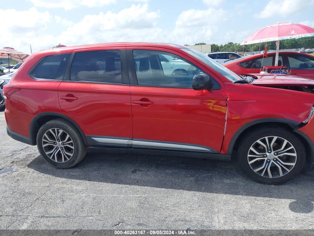 JA4AD2A31HZ032826 Mitsubishi Outlander Es