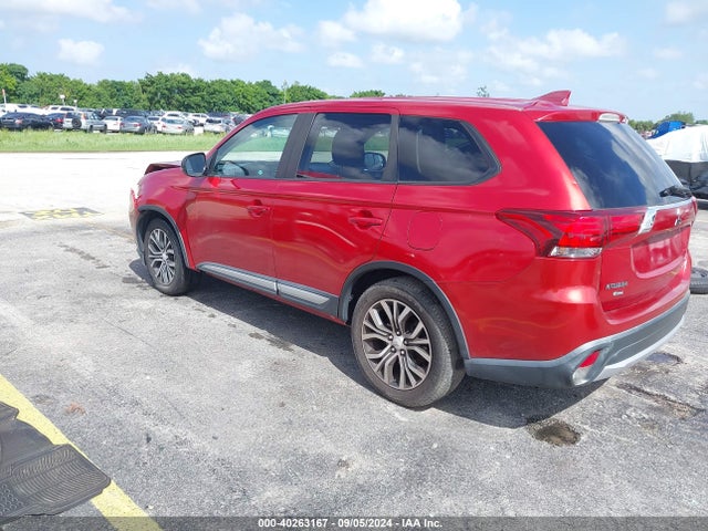 2017 MITSUBISHI OUTLANDER JA4AD2A31HZ032826 Photo 2