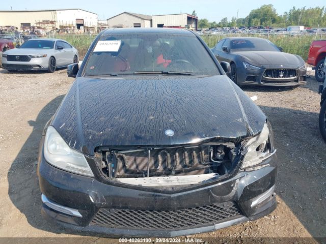 WDDGF8AB1EG231604 Mercedes-Benz C 300 Luxury 4matic/sport 4matic