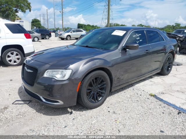 2C3CCAAG6JH120215 Chrysler 300 Touring L