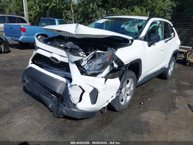 Toyota RAV4 LE 2021 2T3H1RFV6MC113350 Image 2