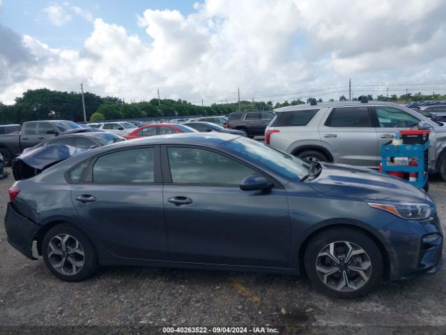 3KPF24AD7ME295835 KIA Forte Lxs
