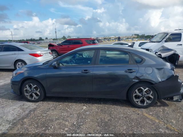 3KPF24AD7ME295835 KIA Forte Lxs