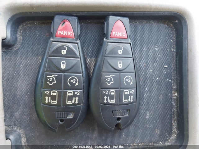 2C4RC1CG9ER108711 Chrysler Town & Country Touring-l