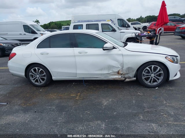 55SWF4JB5HU180233 Mercedes-Benz C 300 Luxury/sport