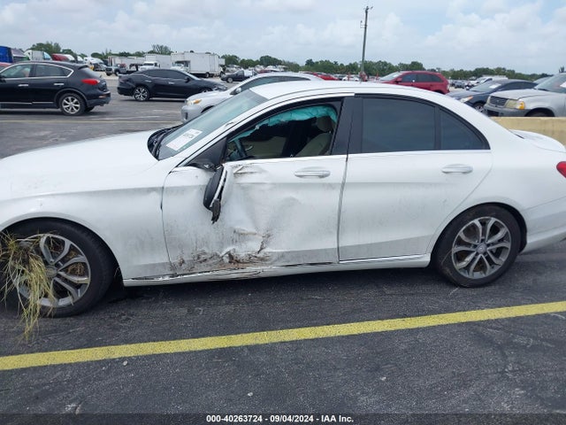 55SWF4JB5HU180233 Mercedes-Benz C 300 Luxury/sport