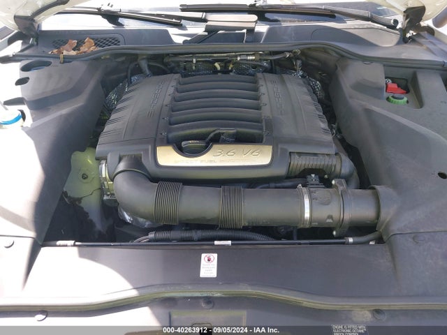 2016 PORSCHE CAYENNE WP1AA2A23GKA14436 Photo 9