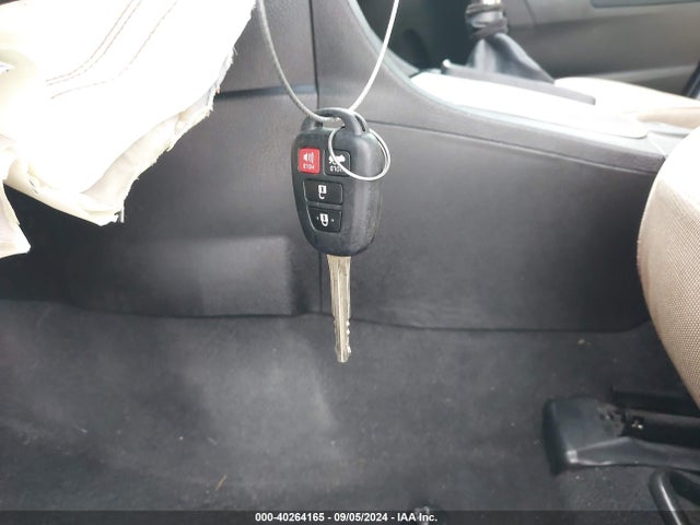 Toyota COROLLA LE 2016 5YFBURHE7GP374154 Image 11