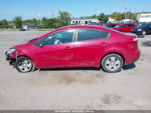 KNAFK4A69G5610892 KIA FORTE LX