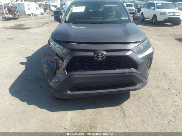 2T3F1RFV5NC318974 Toyota RAV4 LE