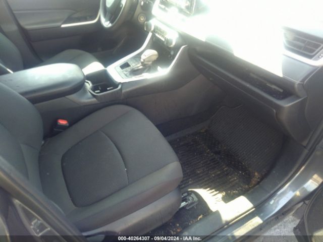 2T3F1RFV5NC318974 Toyota RAV4 LE
