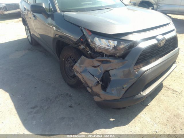 2T3F1RFV5NC318974 Toyota RAV4 LE