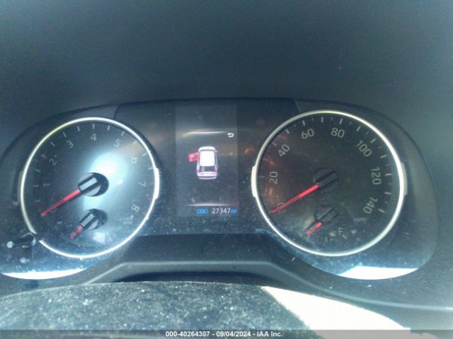 2T3F1RFV5NC318974 Toyota RAV4 LE