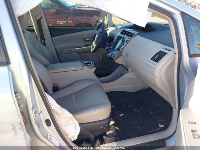 JTDZN3EU3FJ026360 Toyota Prius V Three