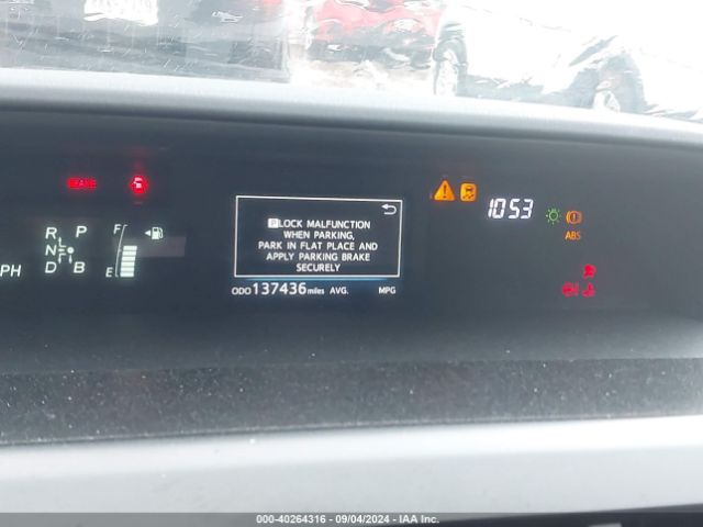 JTDZN3EU3FJ026360 Toyota Prius V Three