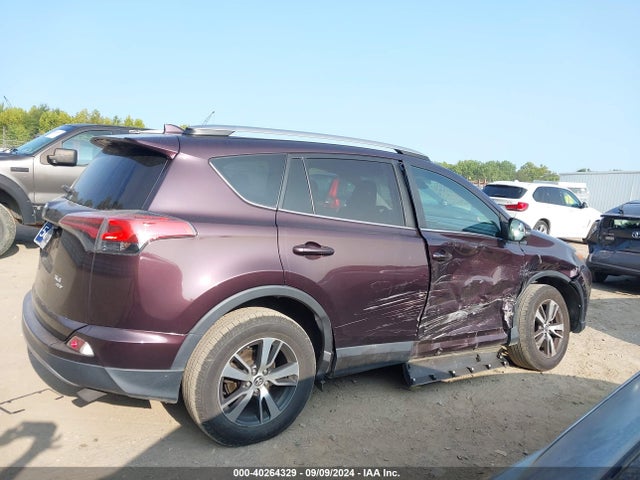 Toyota Rav4 Xle 2017 2T3RFREV5HW563745 Image 13