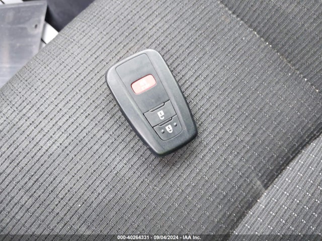Toyota C-HR XLE 2019 JTNKHMBX5K1057239 Image 11