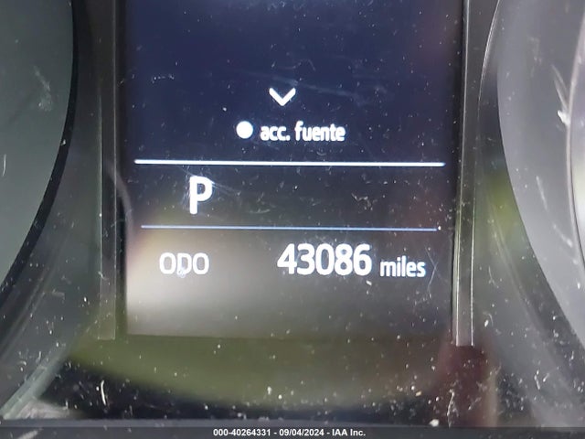 Toyota C-HR XLE 2019 JTNKHMBX5K1057239 Image 16