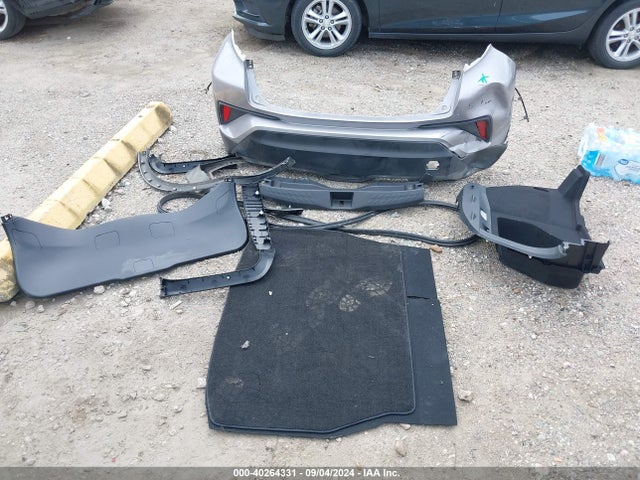 Toyota C-HR XLE 2019 JTNKHMBX5K1057239 Image 12