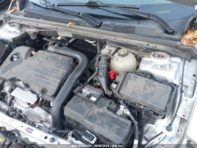 1G1ZD5ST0KF137061 Chevrolet MALIBU LT