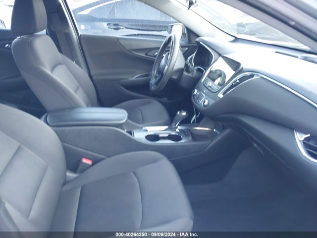 1G1ZD5ST0KF137061 Chevrolet MALIBU LT