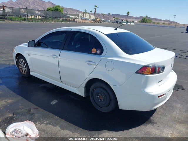 2011 MITSUBISHI LANCER JA32U2FU3BU003200 Photo 2