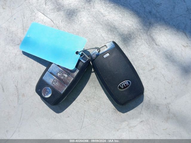 5XYPK4A14GG014141 KIA Sorento 2.0t Sxl