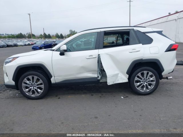 2T3A1RFV5NW262155 Toyota Rav4 Xle Premium