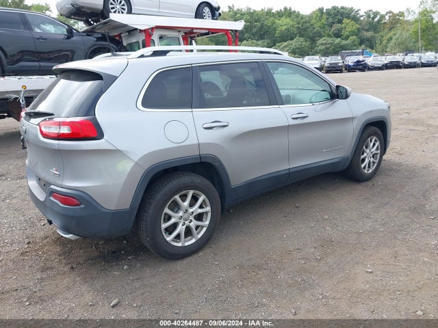 1C4PJMCS2HW567383 Jeep Cherokee Latitude 4x4