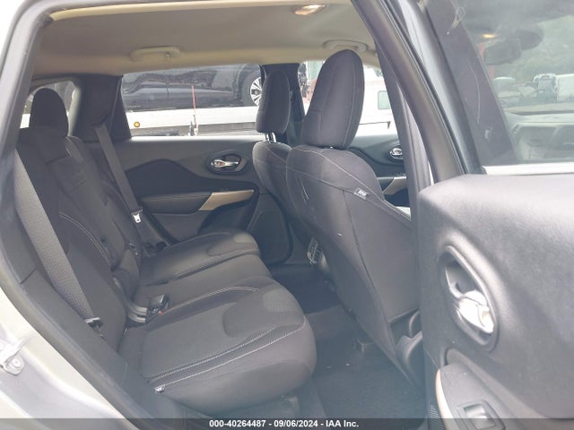 1C4PJMCS2HW567383 Jeep Cherokee Latitude 4x4