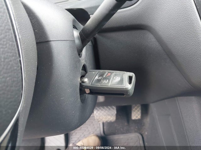3VV1B7AX8JM020712 Volkswagen Tiguan 2.0t S