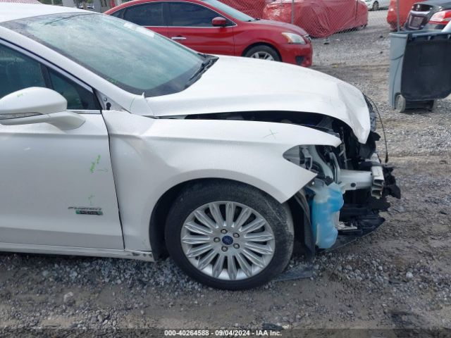 3FA6P0PU1GR325884 Ford Fusion Energi Se Luxury