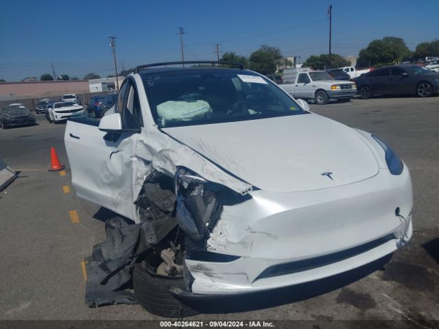 2021 TESLA MODEL Y 5YJYGDEE8MF095697 Photo 0