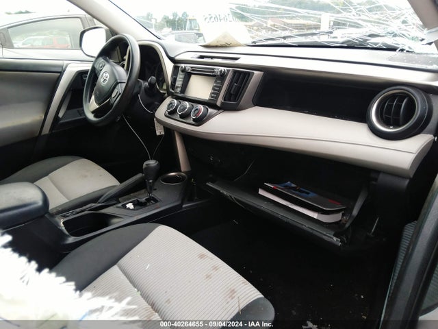 Toyota RAV4 LE 2015 JTMBFREV6FJ021826 Image 5