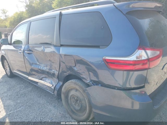 5TDYZ3DC1HS767427 Toyota Sienna Xle 8 Passenger