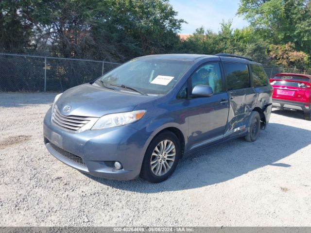 5TDYZ3DC1HS767427 Toyota Sienna Xle 8 Passenger